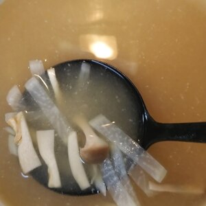 大根とエリンギの味噌汁